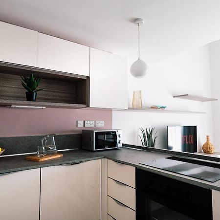 Scenic Seafront Duplex Apartment In Слима Екстериор снимка