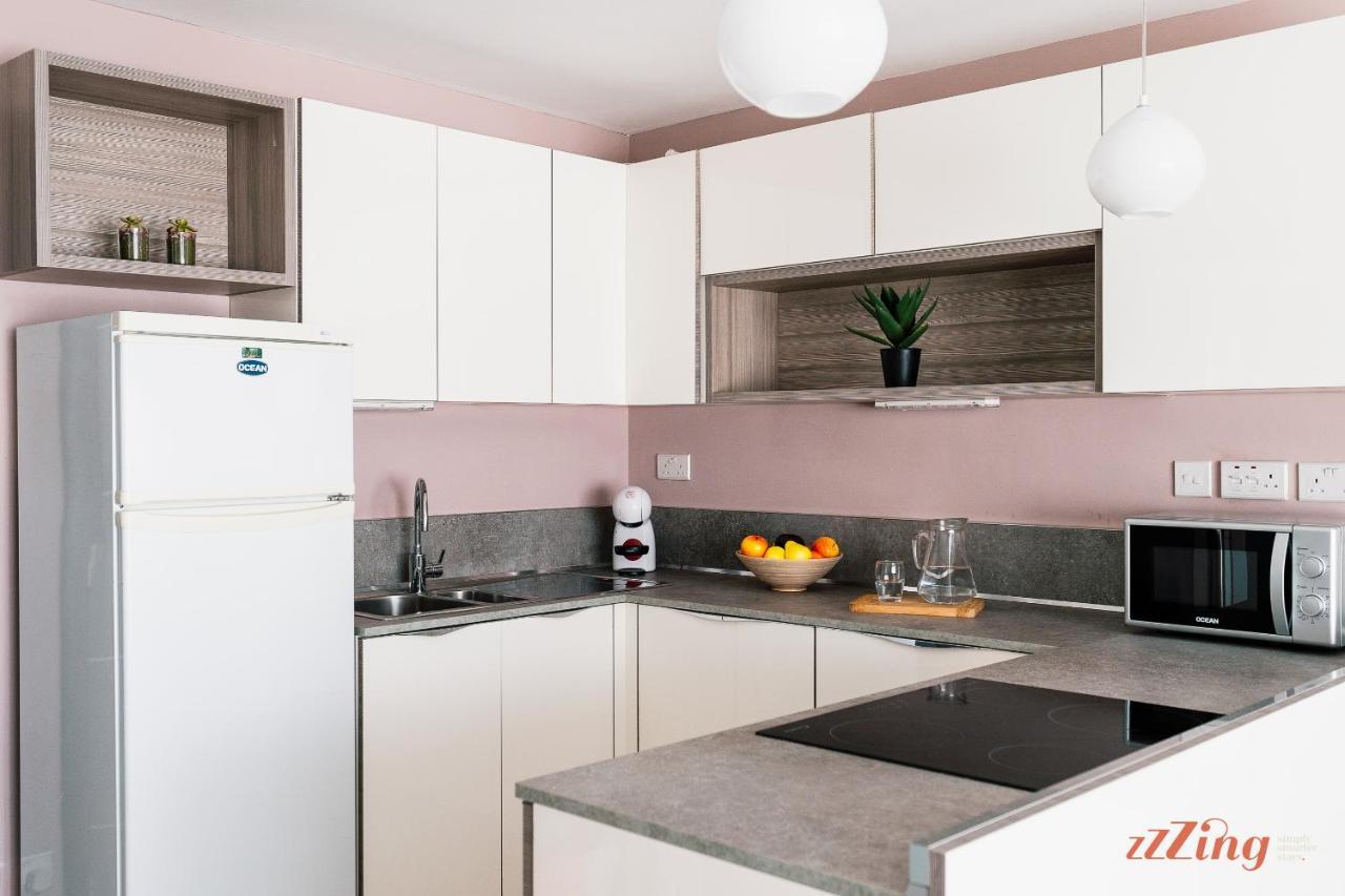 Scenic Seafront Duplex Apartment In Слима Екстериор снимка